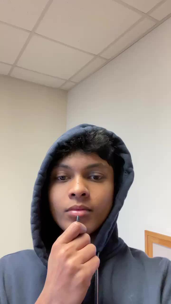 Destroy the overwhelming zombie hordes！