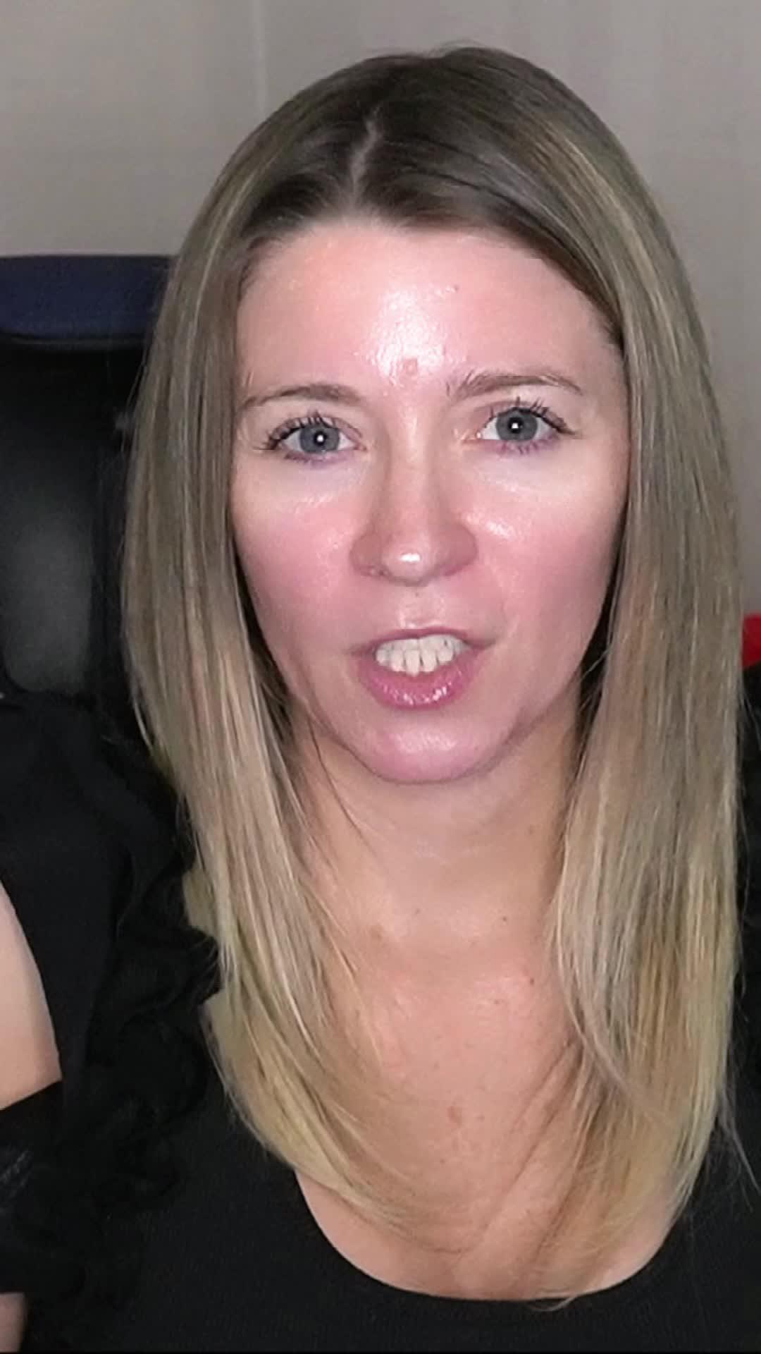 Create your AI Headshots in seconds