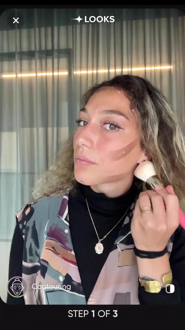 Looks helps you discover new makeup styles and find out your own facial features.