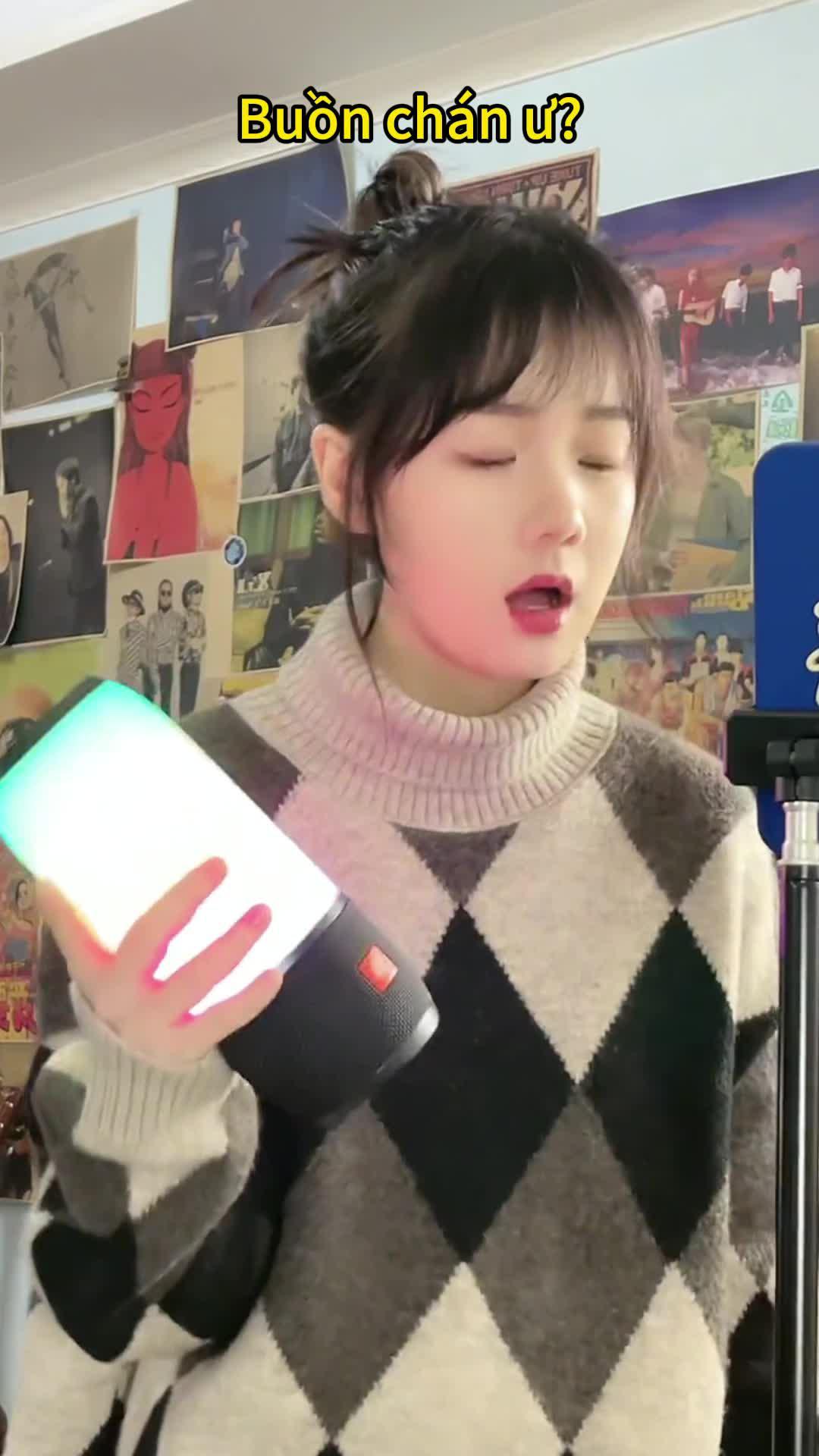 Veeka-chơi vui với bạn mới