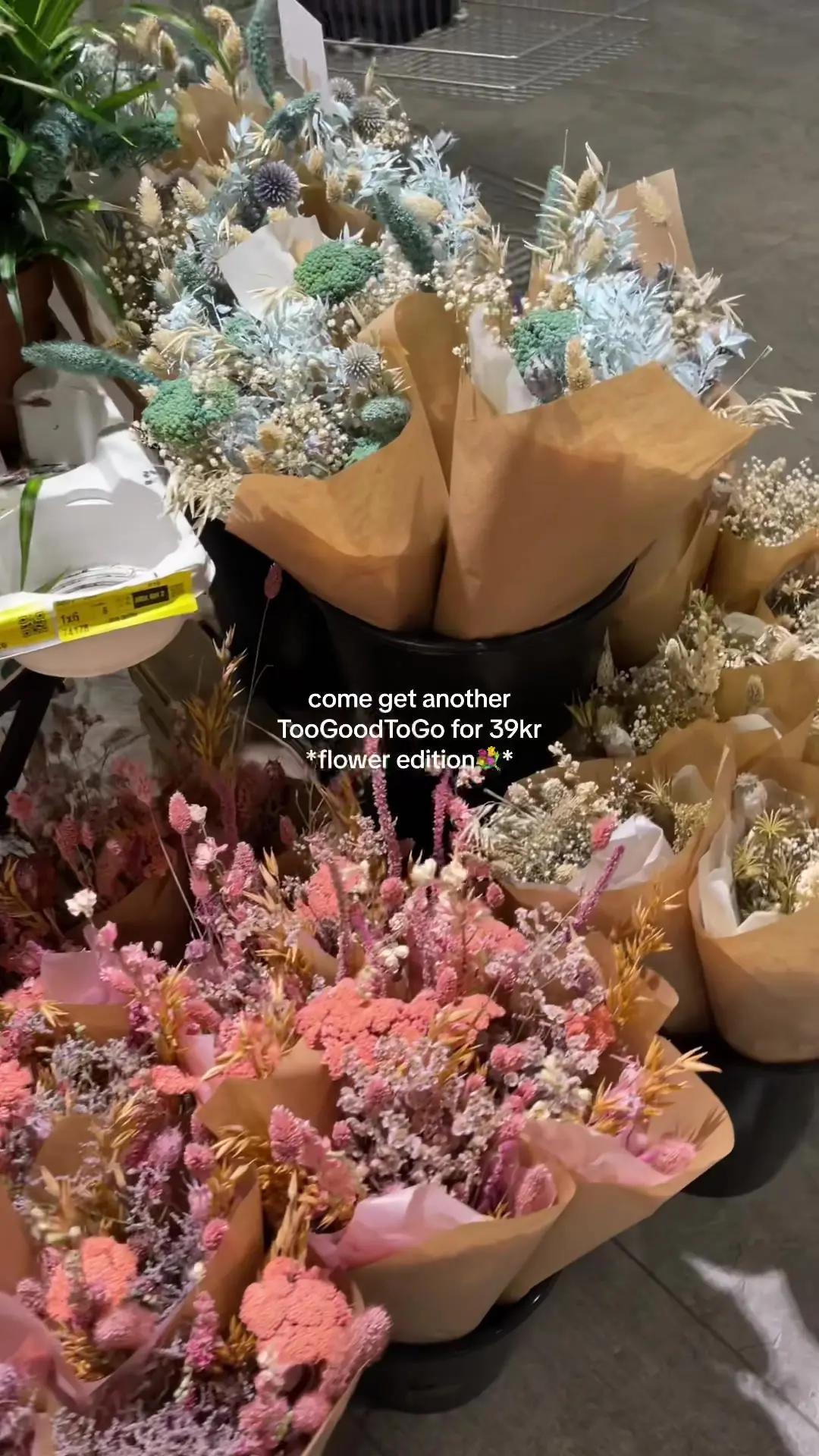 i would rate it a 4/5 as I didn’t get any of the pretty flowers but i signed up for a surprise anyways #toogoodtogo #toogoodtogodenmark #toogoodtogocopenhagen #københavn 