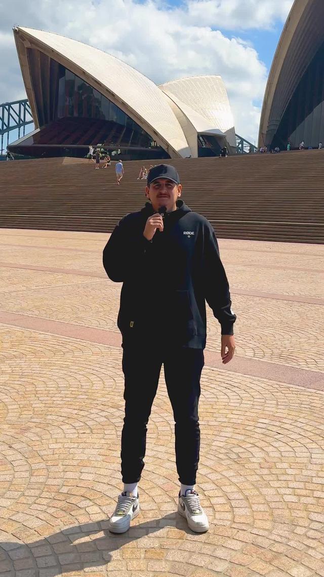 Get complete control of your wireless mic using just your smartphone with the free RØDE Capture App.