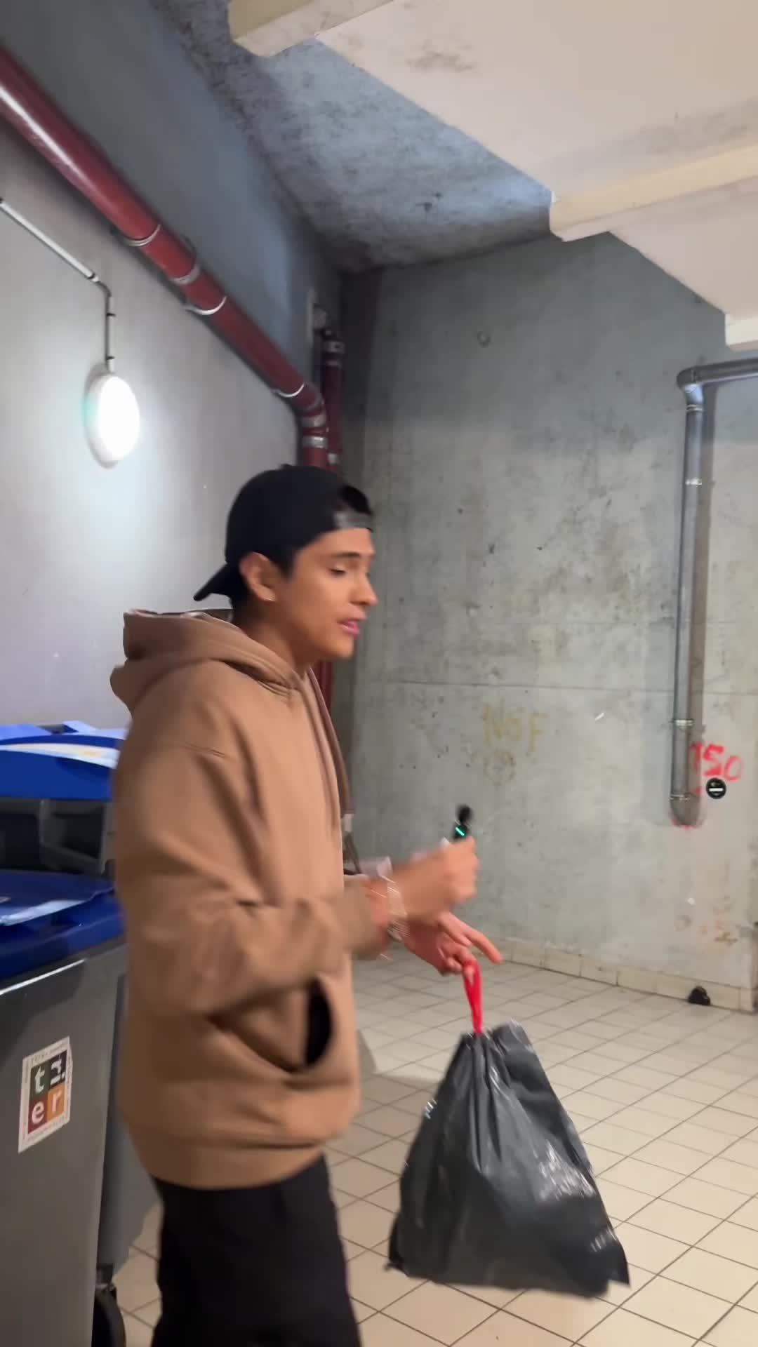 Travel eSIM. No data plans. Enjoy free trial while traveling with no commitment.