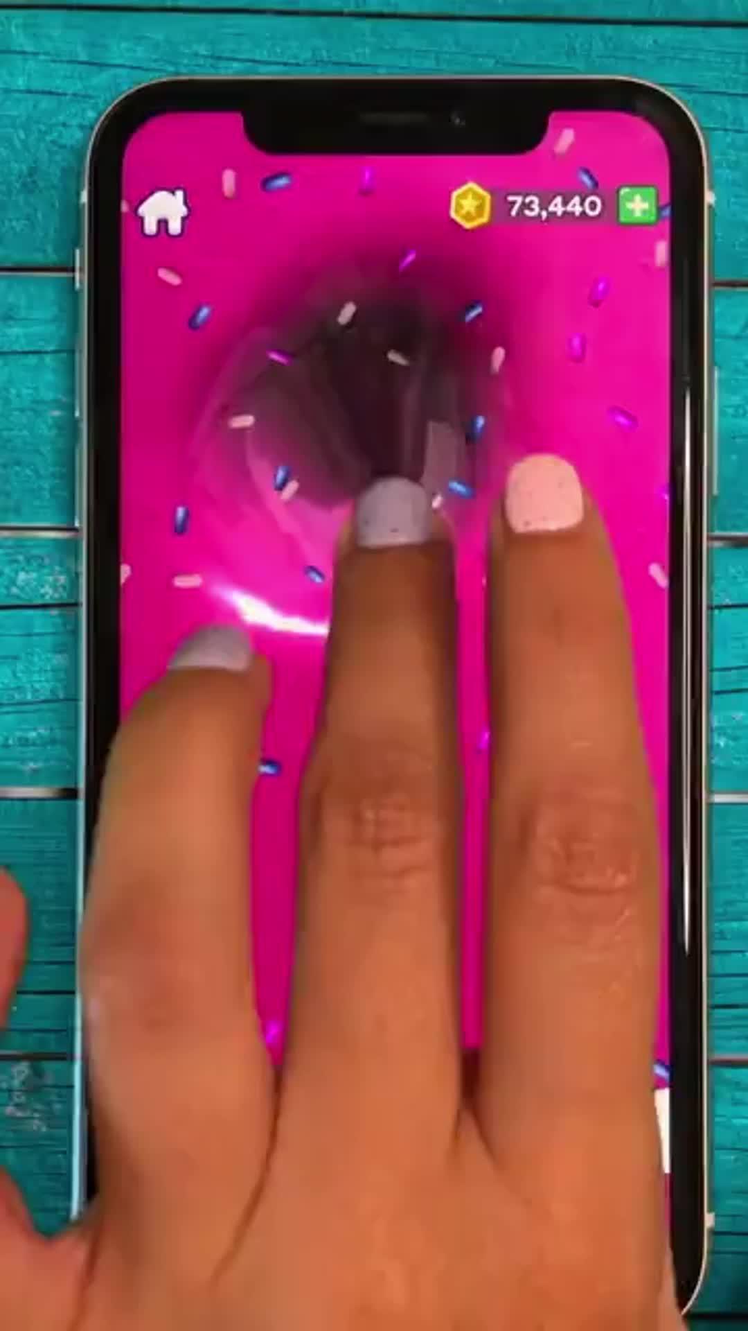 Play slime on your phone!