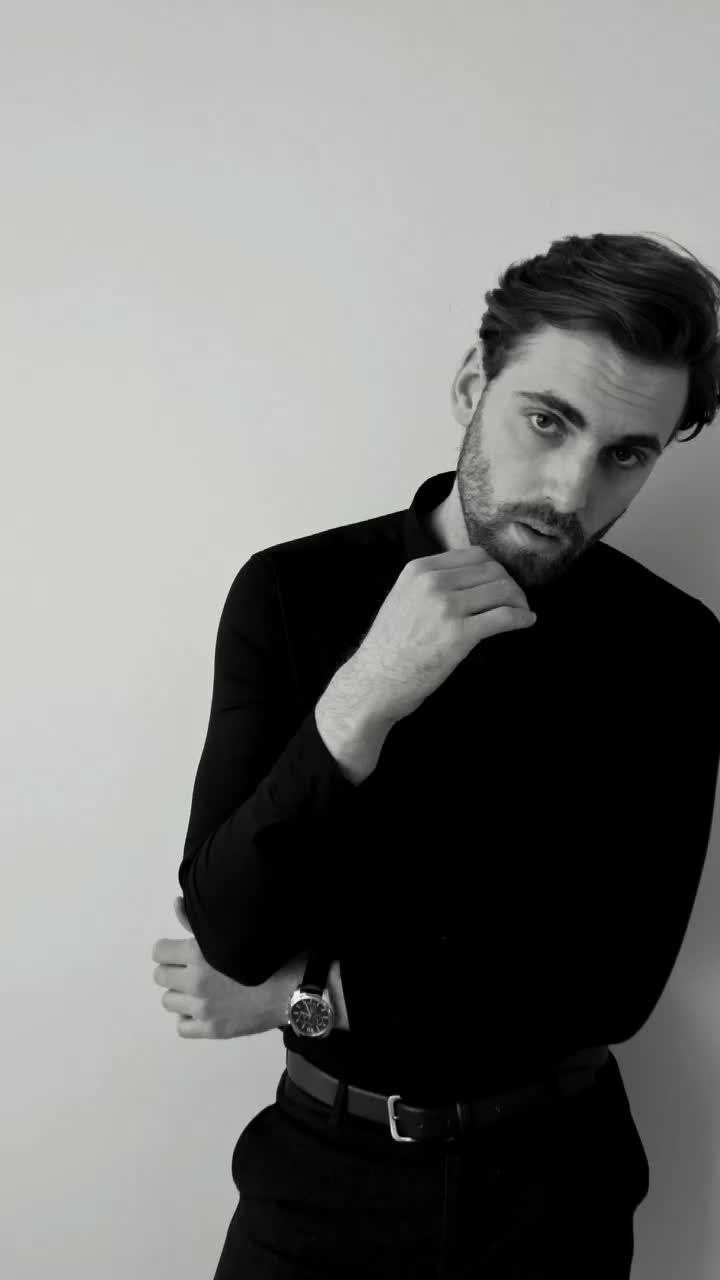 Ready to chat with attractive single men? Discover Dating.com #single #chat#handsome