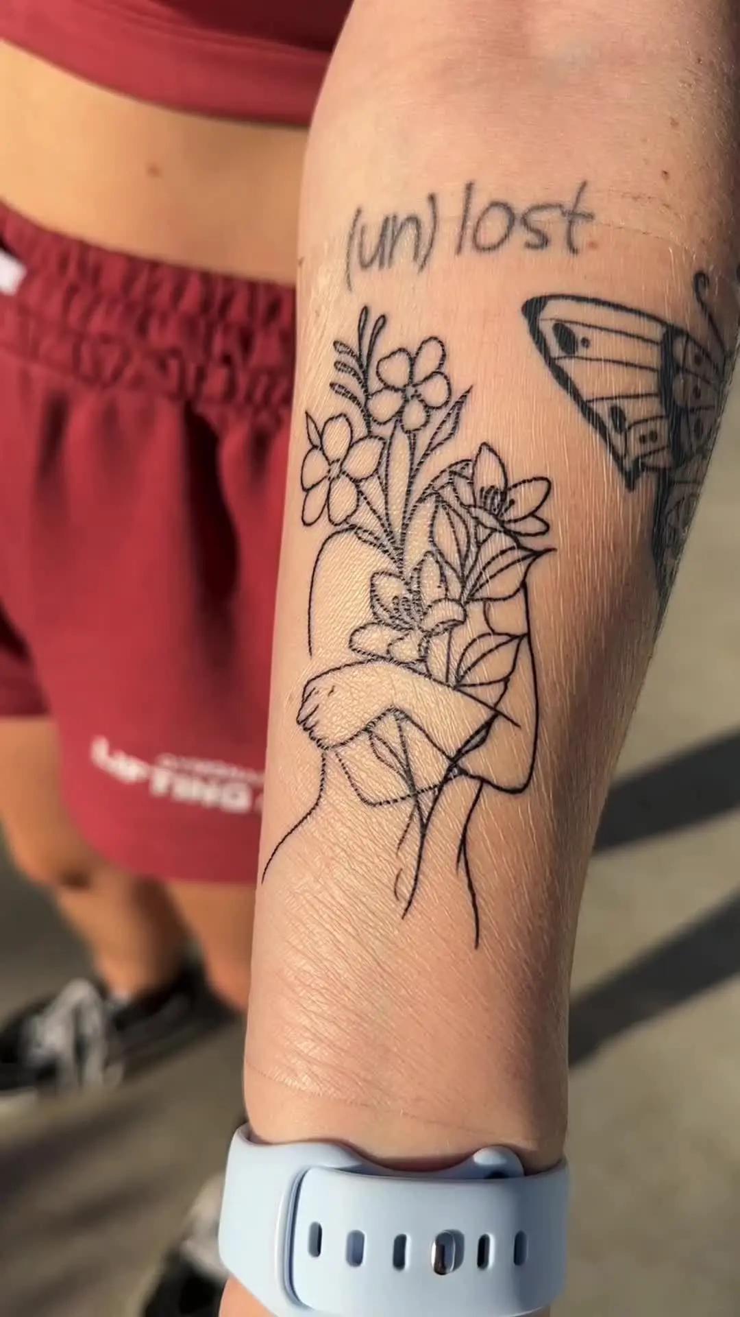 Design unique tattoos with AI