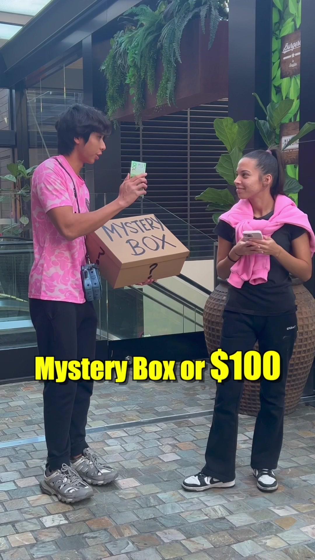 Would you choose Mystery Box or $100 🤷‍♂️😭 use code Andy10 for a free $10 to get started on Blitz Win Cash #fyp #foryou ad