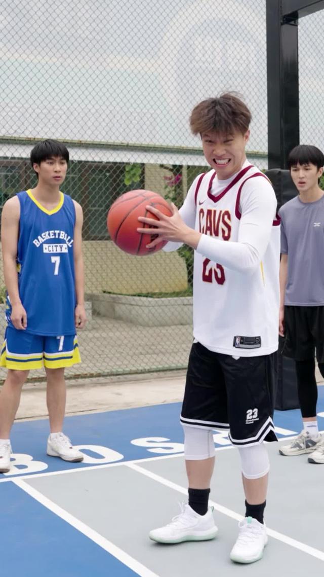 獨領街頭潮流，大出風頭！全明星街球派對正式上線！快來加入，發動你的街頭籃球魅力，統領球場！