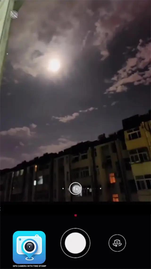 Add Date - Time and Location on Photos