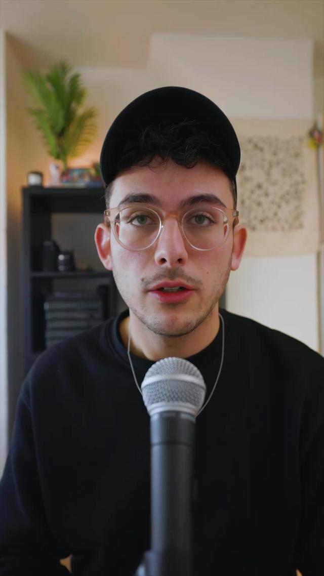 Improve your video viewing experience with synced captions. Add them automatically with VEED.