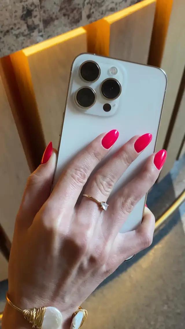 Wanna change your screen? Try this! 