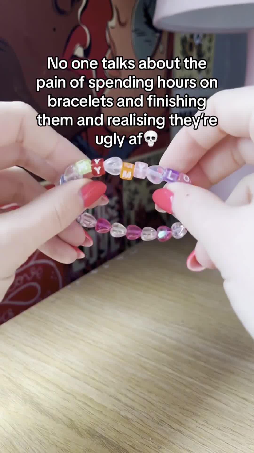 Create your virtual friendship bracelets and trade <3