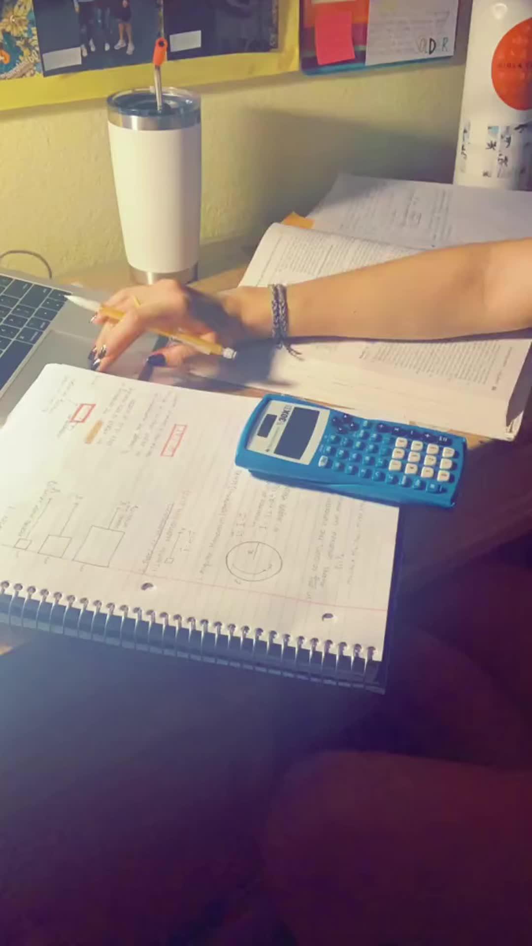 Your 24/7 AI tutor on your phone! Ace your studying٩(•̤̀ᵕ•̤́๑)