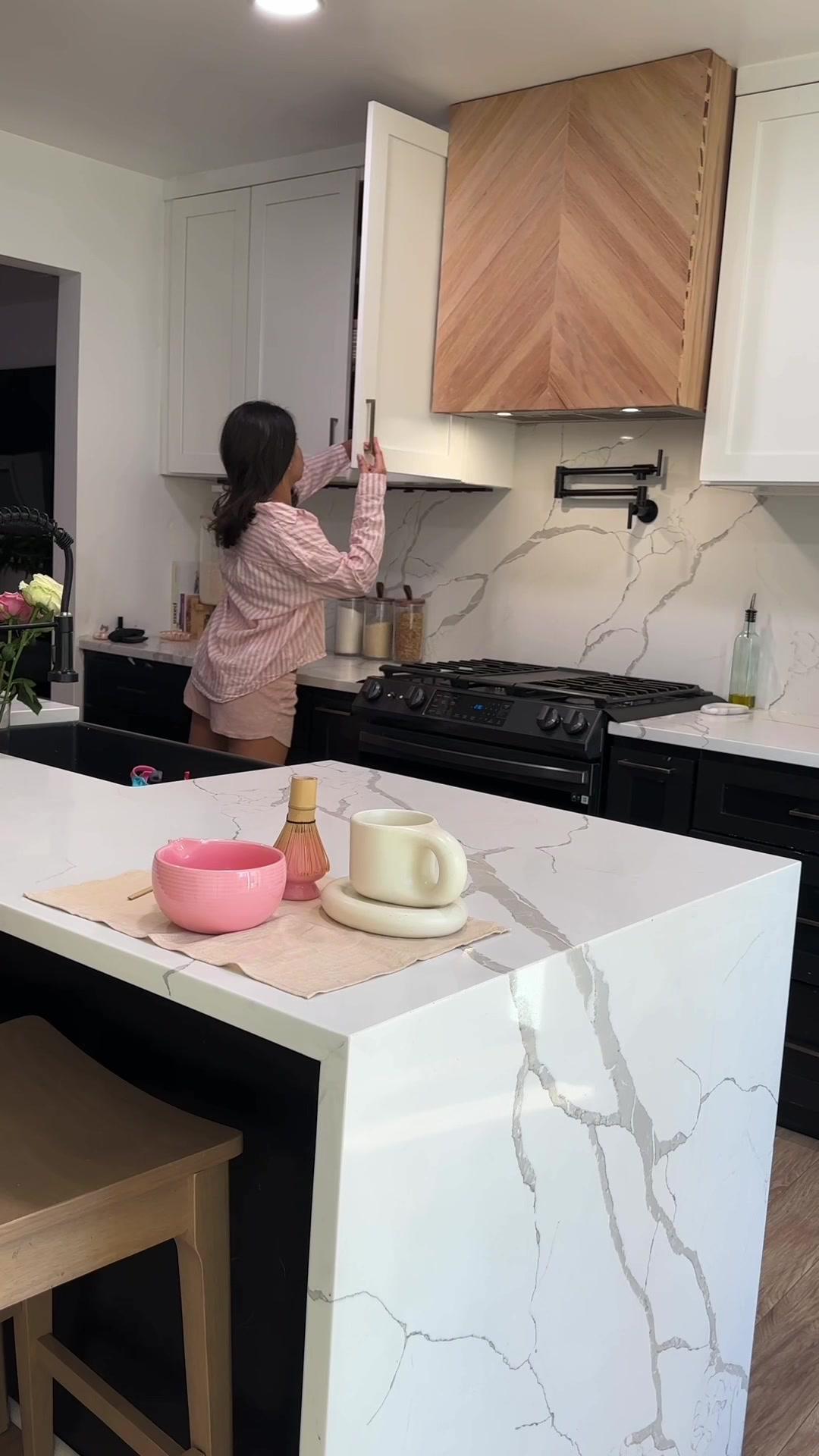 nothing a productive morning, matcha and pilates cant fix 🫶🏽#morningroutine#selfcaremorning#newyearroutine#pilatesmorning#meplus2024challenge#meplus @Me+｜Daily Routine Planner