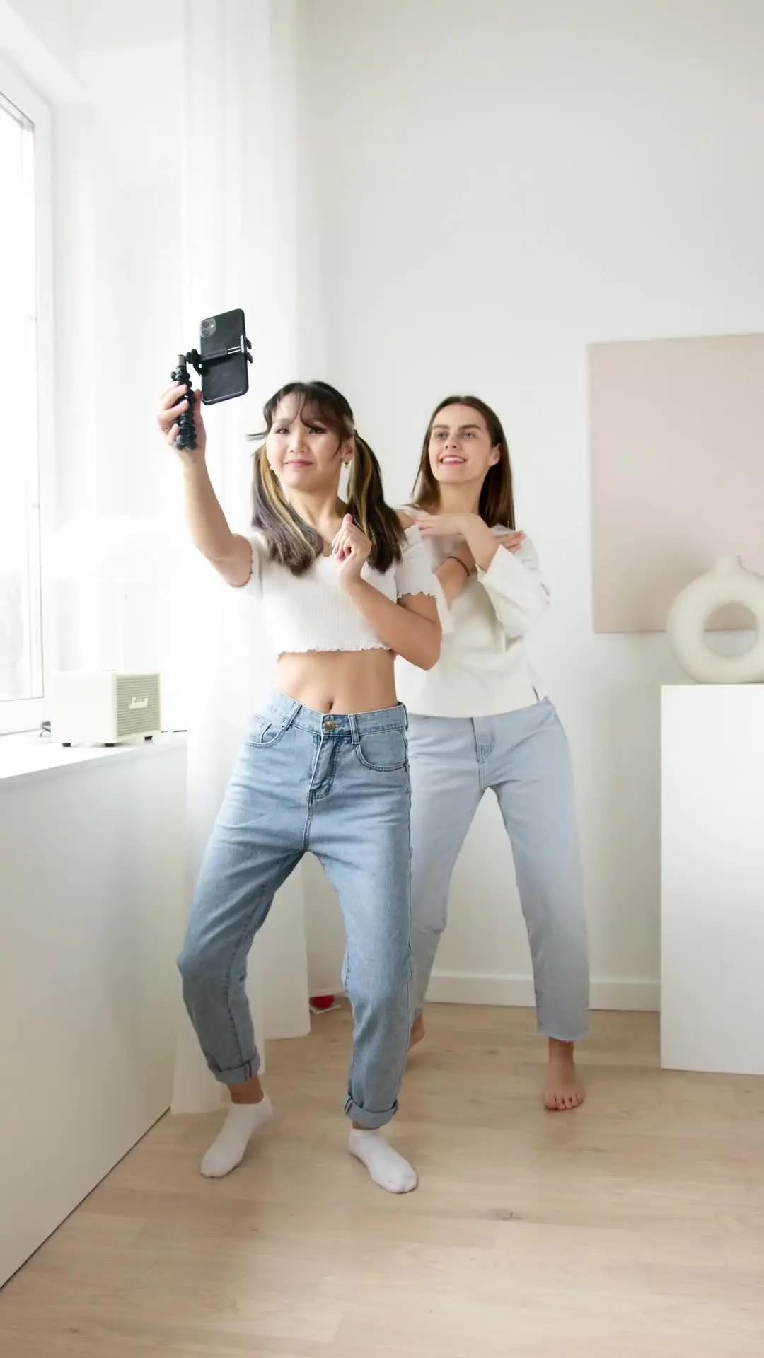 Free up iPhone storage in seconds with Cleanup!