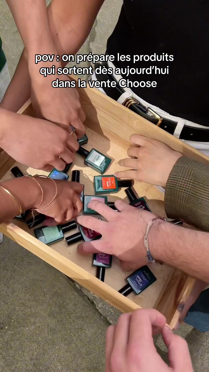 Courez vite sur @Choose_app, il n'y en a (déjà) bientôt plus... À partir d'aujourd'hui et pendant une semaine, nous sommes sur Choose ! ✨ #manucurist #chooseapp #manicuretime