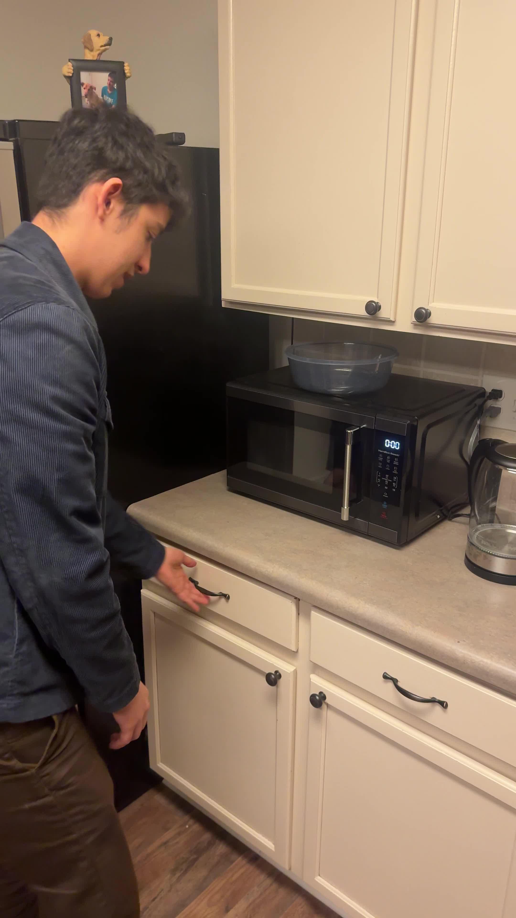 Find hidden objects, earn stars and decorate your island.