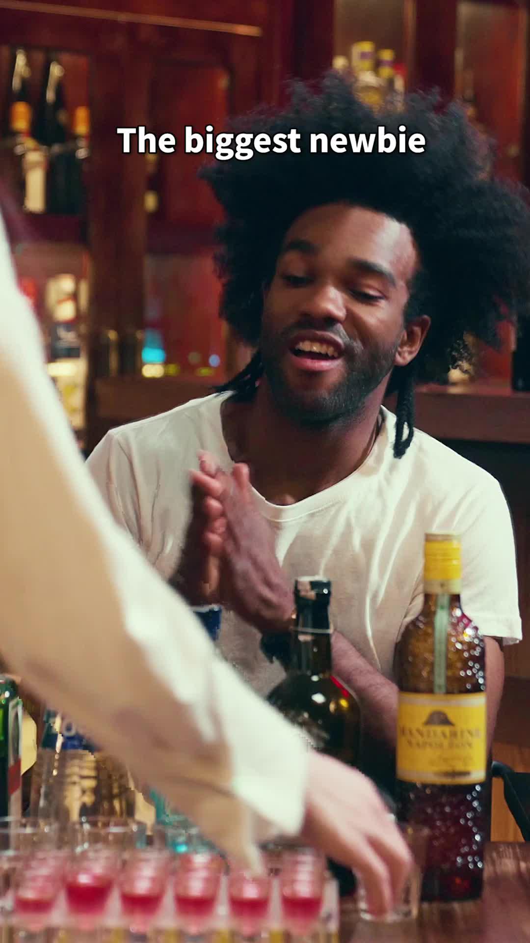 Build your empire of dinosaurs.