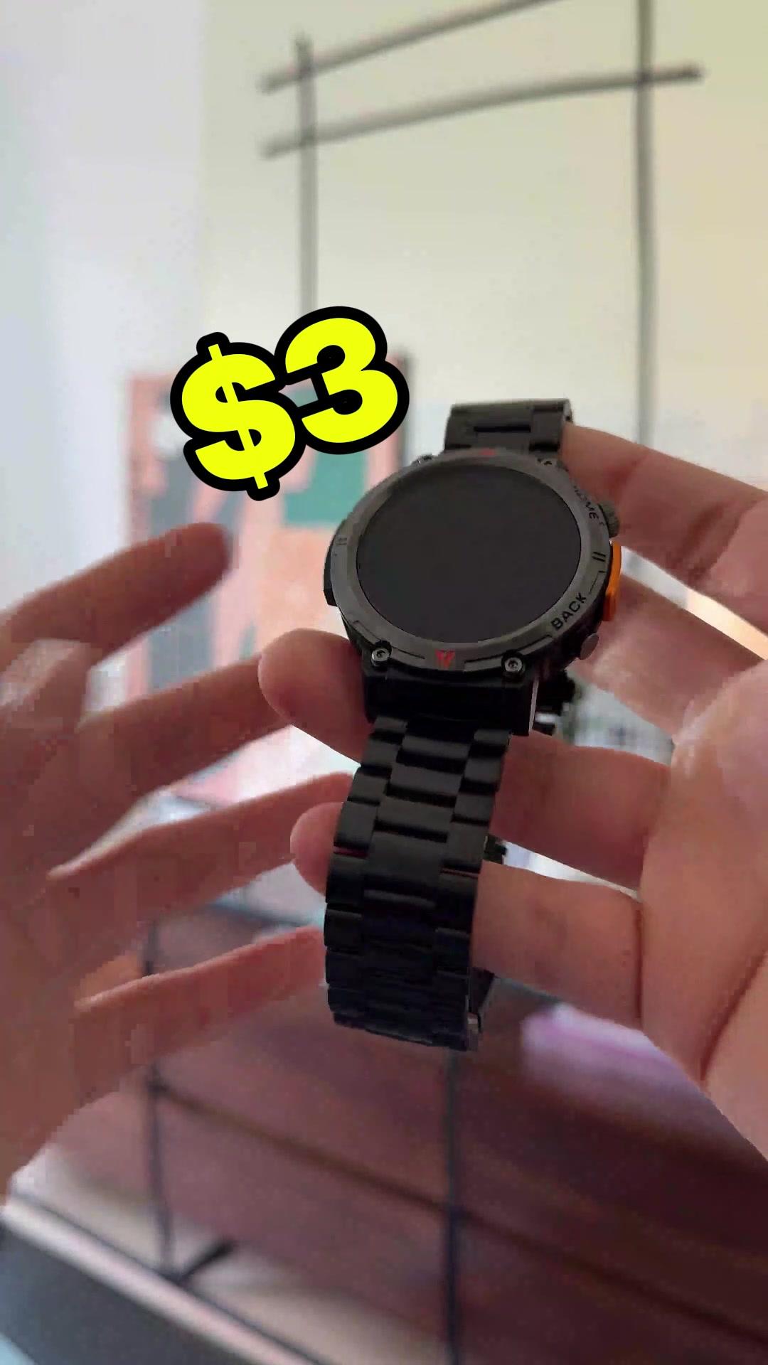 Este reloj superresistente solo vale $3 en TEMU. Me encantaron sus funciones. Solo debes escribir el código dpm6855 en la barra de búsqueda del app de #temu para obtener un 90% de descuento. 🔗 in bi0!📦🧡  #techtok #tech #temuhaul #temufinds #temumethod #temucodes #temudealcode #viral #trending #foryou #smartwatch