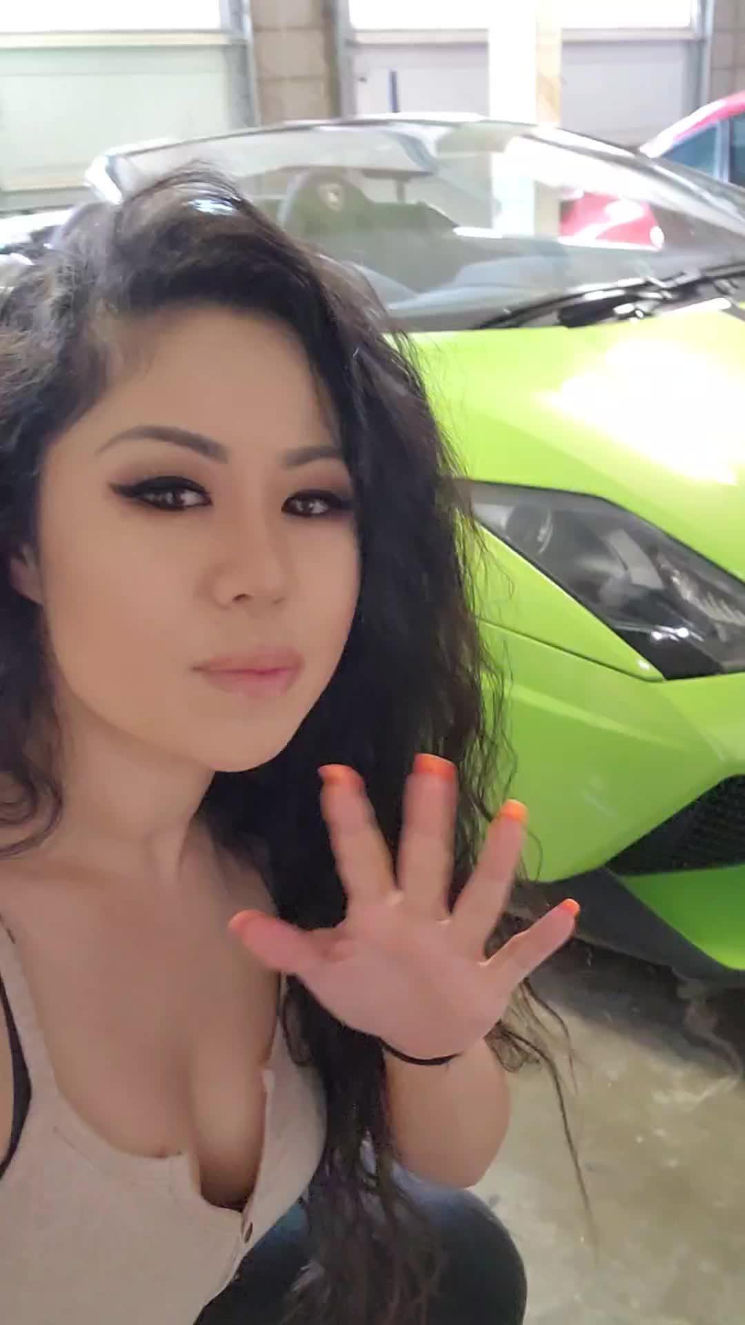 Try to hit a Jackpot in 10 spins!