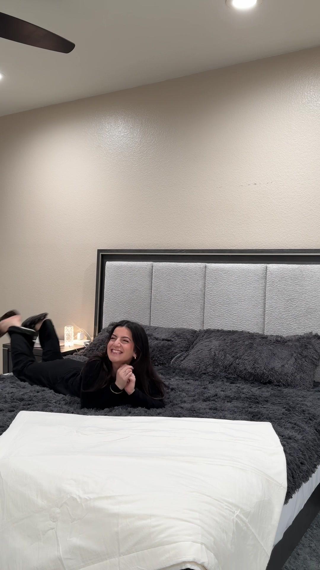 TEMU always leaves me satisfied!! 🩷 🔍code: dnk2573 in #temu search bar for $9.9 Bedding Set! (app new users only with qualifying orders) Free shipping on items shipped from Temu, Free Returns for up to 90 days #bedding #temufavorites #temufinds #bedroom #bedroommakeover  #beddingdecor #homedecor #roomtour #temuhome #beddinghack #beddingsets #bedroomaesthetic #fluffybedding