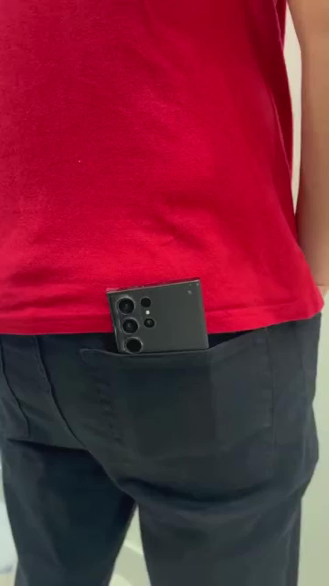 Protect your privacy with the "Don't Touch My Phone" app!