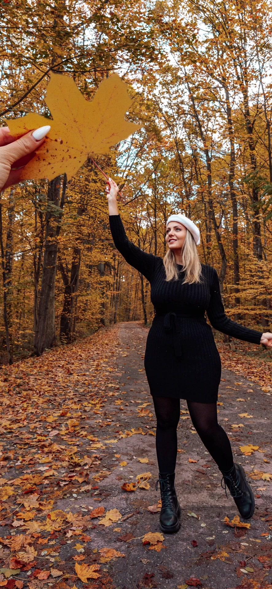 #ad Creative photo idea with a leaf 🍁 Creating the leaf umbrella edit using @Picsart AI Photo Editor, Video  Would you try? #torismicommunity  #picsart #picsartediting #picsarttutorial #picsartedit #heypicsart #picsartedits #picsart_tutorial #fallphotoideas #autumnphotoideas