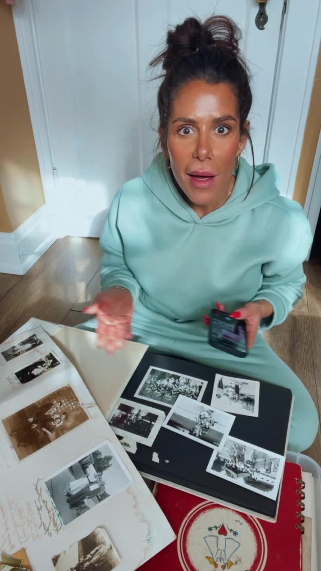 Meet photoomyne: Our app turns your old photos into a digital treasure!