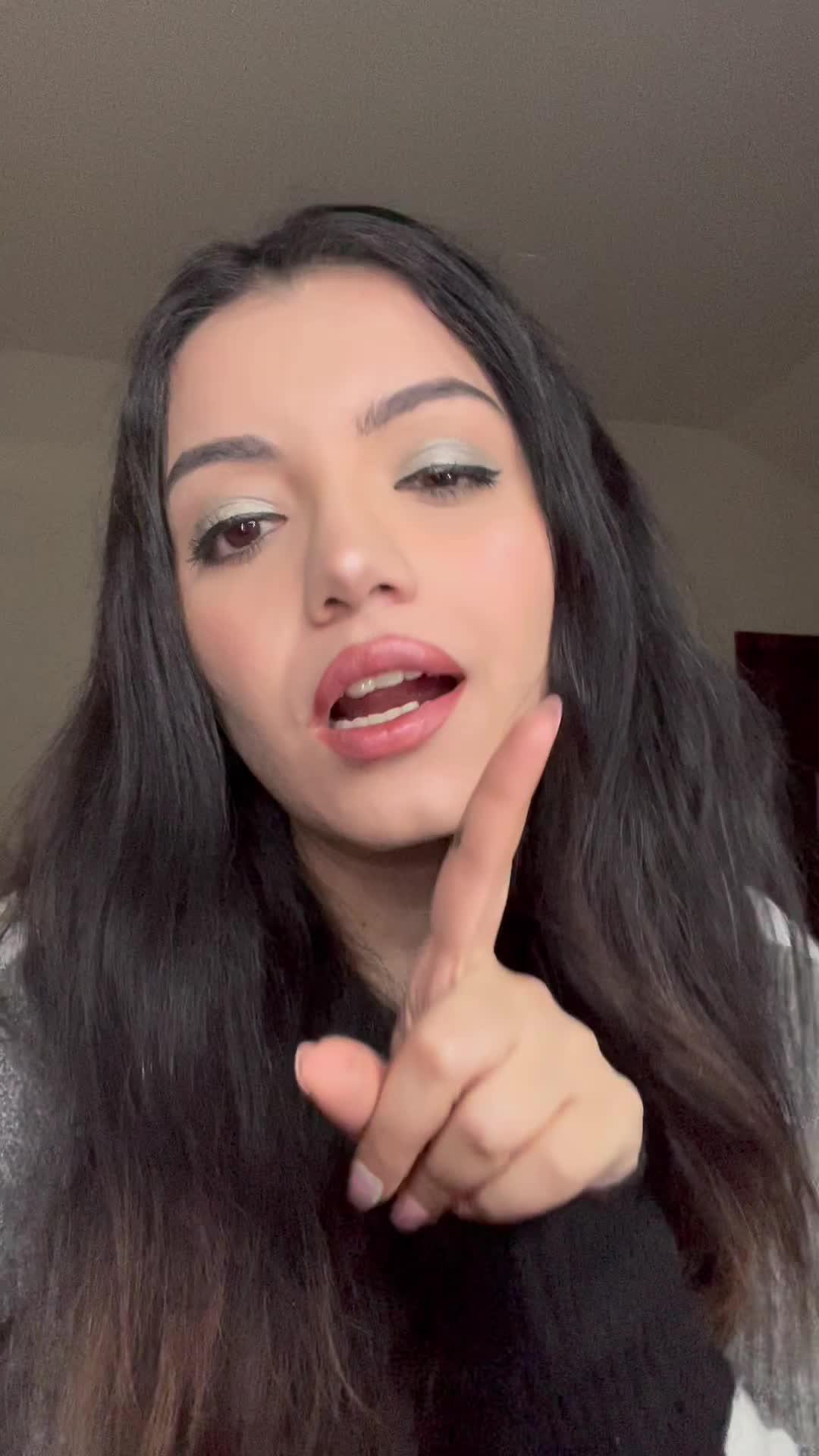 Unleash the singer in you and enjoy singing from today!