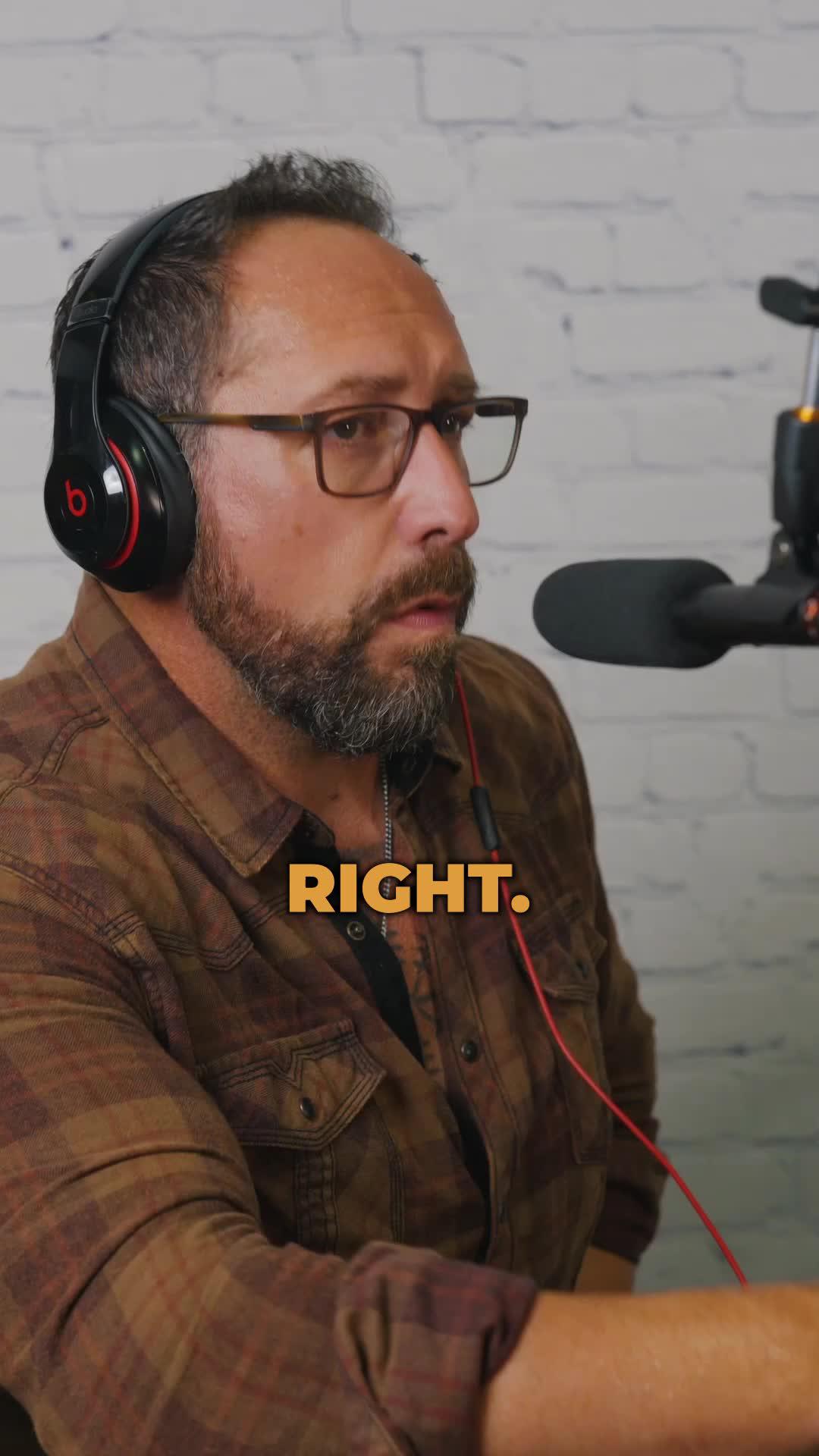 Calorie and macros tracking can be simple. Try the AI foodscnner, it's an ultimate game-changer