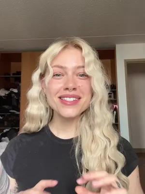 Fall in love with your next romance story on YONDER, a premium reading app.