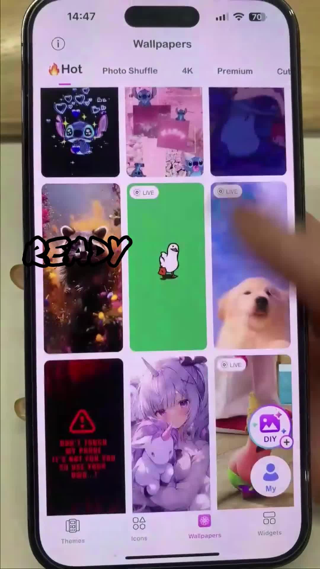 Set exclusive widgets & themes for your Phone