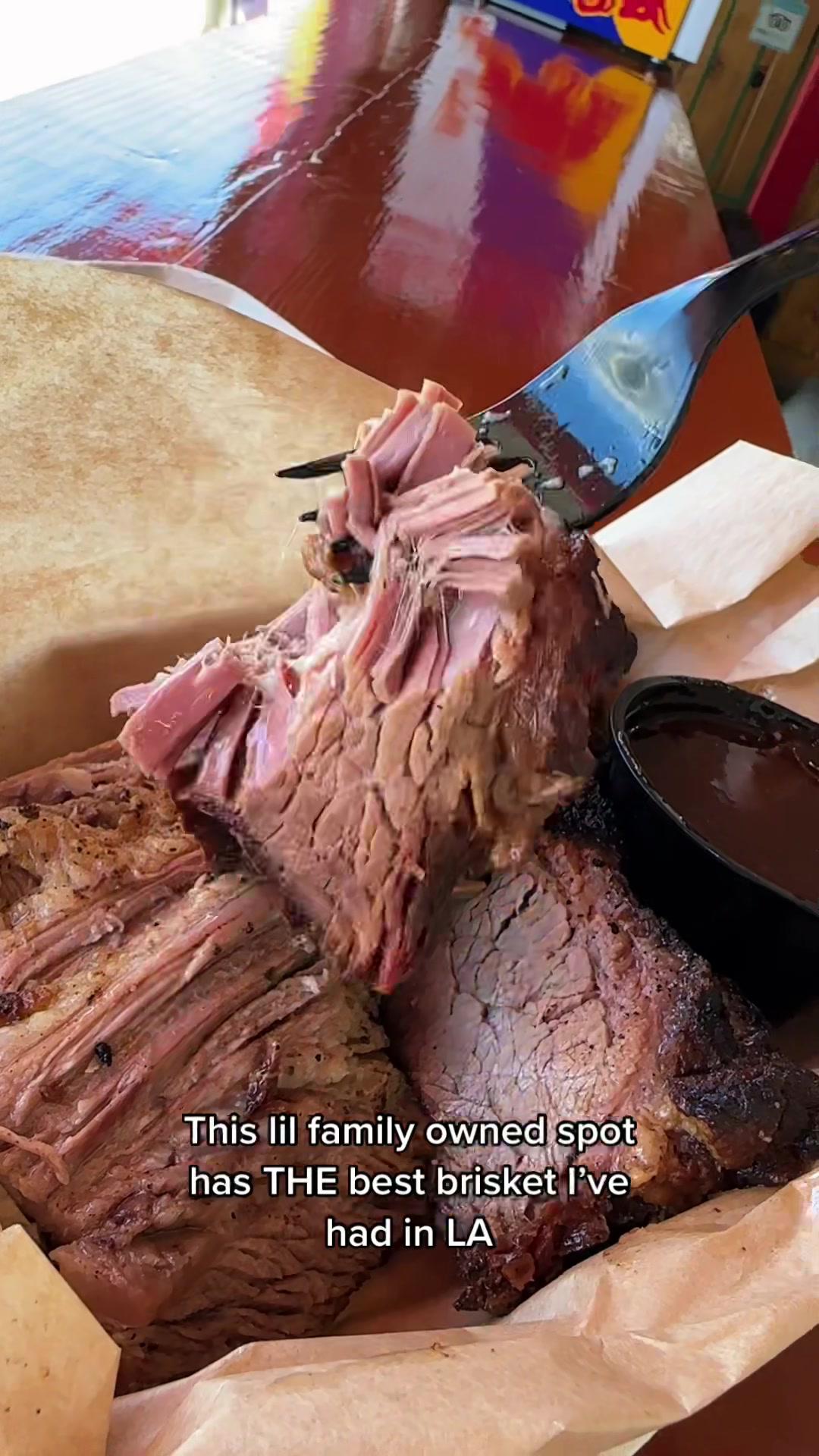 New BBQ spot with amazing brisket in #la 🤤 📍Avy’s Ribs full video on Playsee, linked in bio 🤗 #losangeles #food #restaurant #new #barbecue #ribs #playsee #mdr #marinadelrey #westla #hiddengem