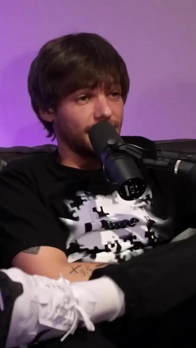 where is the lie 👀 Louis Tomlinson dropped by The Zach Sang Show to talk about his tour, his son, his new album “Faith in the Future,” and of course, Zayn 🙃If you missed them #LiveonAmp, we got you.