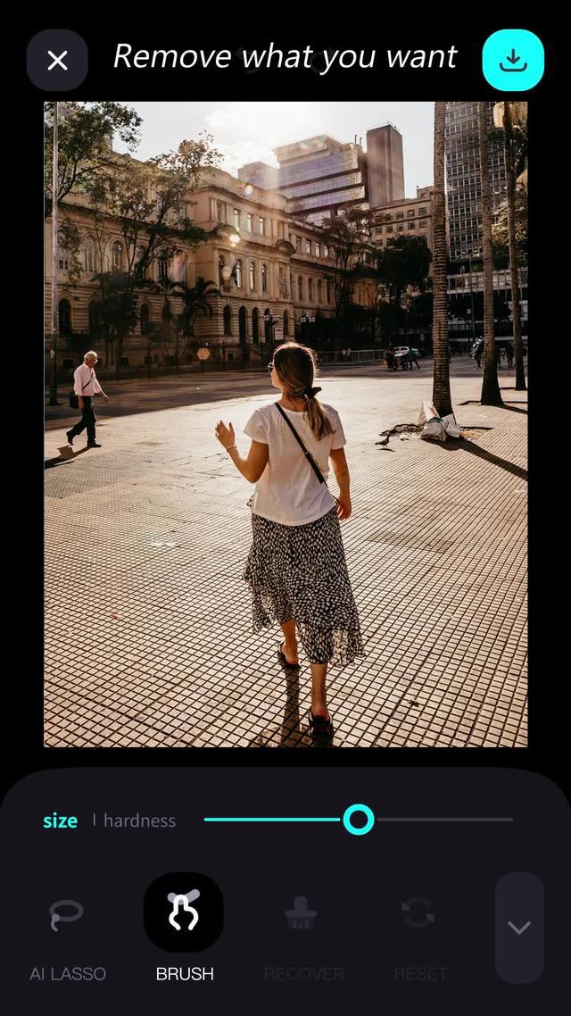 Wanna remove passersby in your sign-in photos? Download now