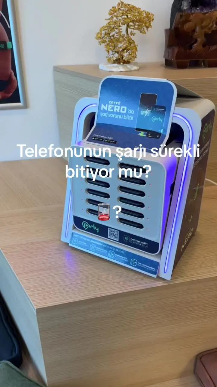 Telefonun şarjı sürekli bitiyorsa Porty yanında! #porty #şarj #sarj #sarjbitti #sarjmılazım #powerbank #power #sesefektleri 
