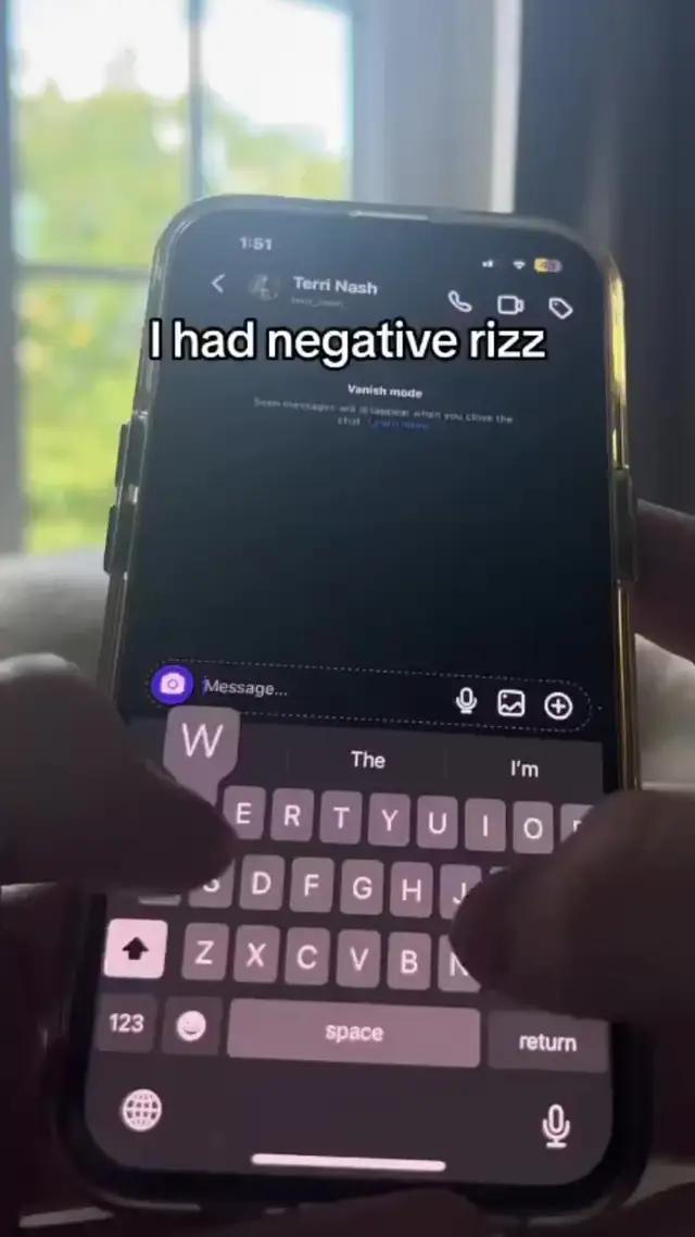 Struggling with love chat? LoveAssist's high EQ tips make it a breeze!