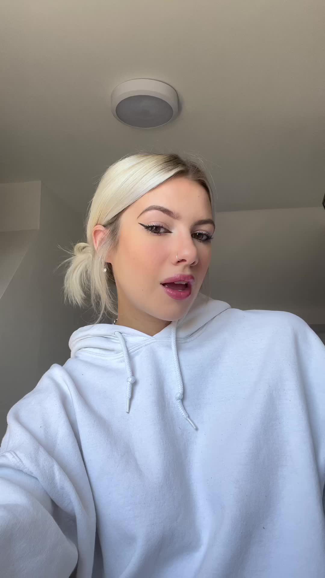 the best app for temporary car insurance🚘 use “BETH10” for £10 off! @Cuvva #uni #university #notts #insurance AD