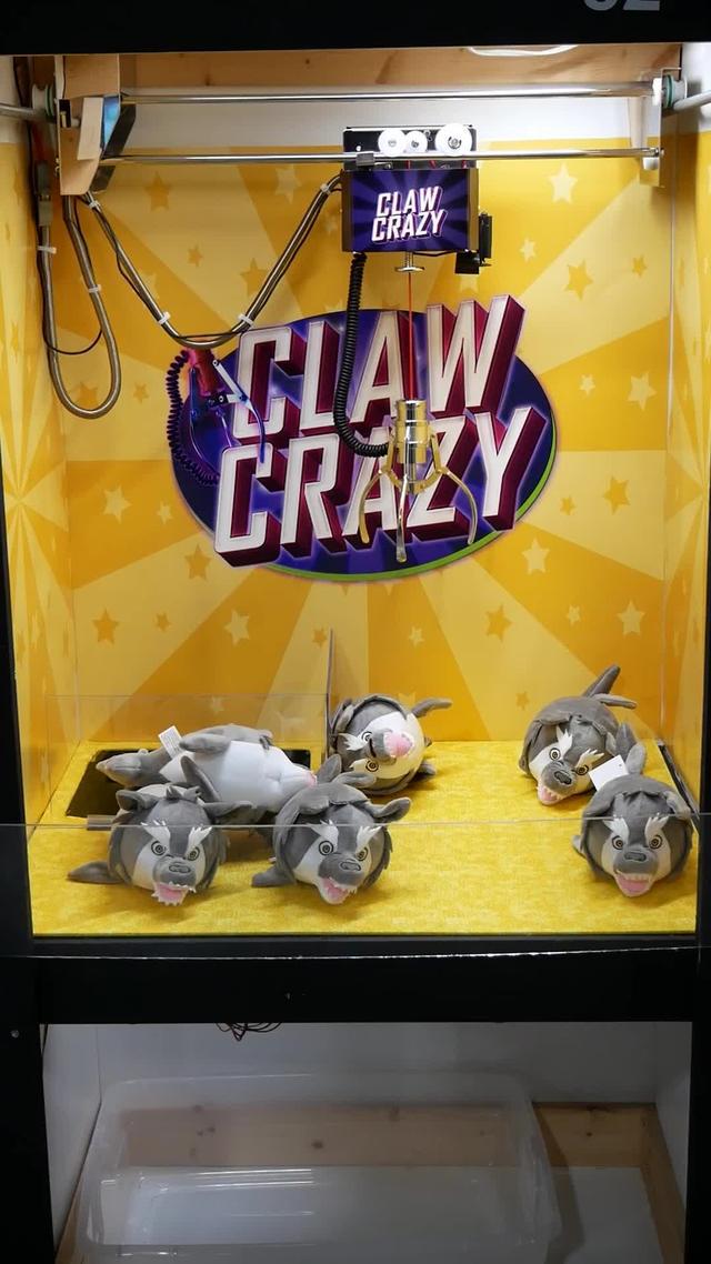 Claw Crazy: Play, Win, and Be Rewarded!