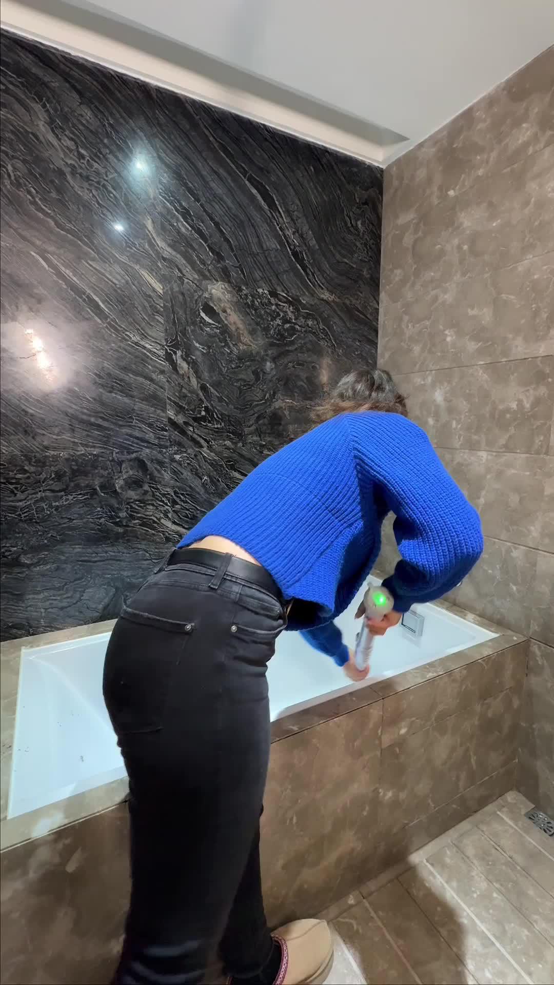 Create cool interiors
with fun home finds