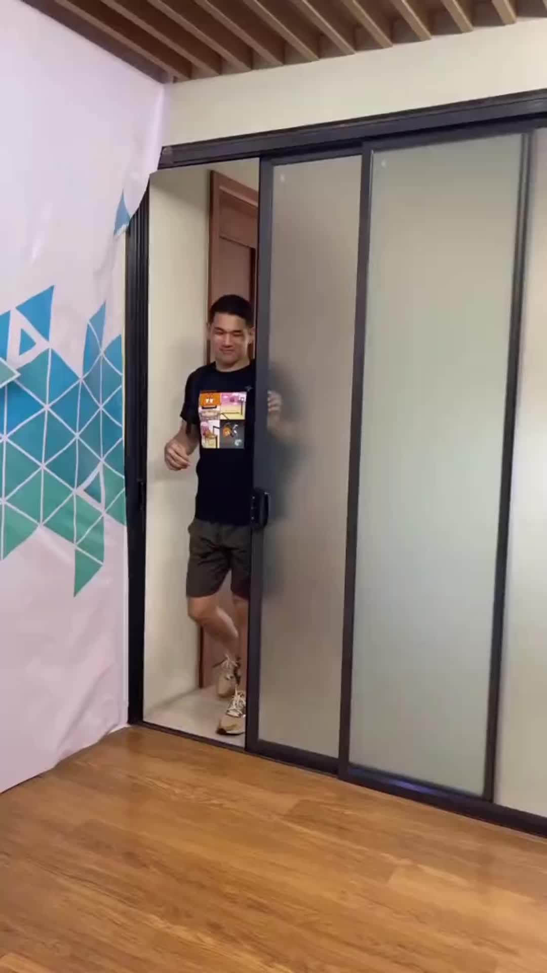 Remote Roku TV By iPhone. The solution when your home remote is broken or the battery runs out