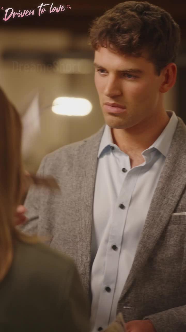 Accidentally hit his car, unexpectedly also his heart. What's next for this poor girl and the CEO?