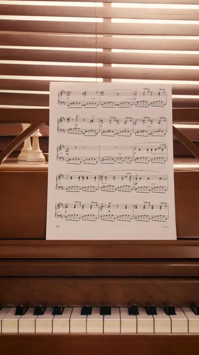 Learn the basics step-by-step from reading sheet music to playing with both hands