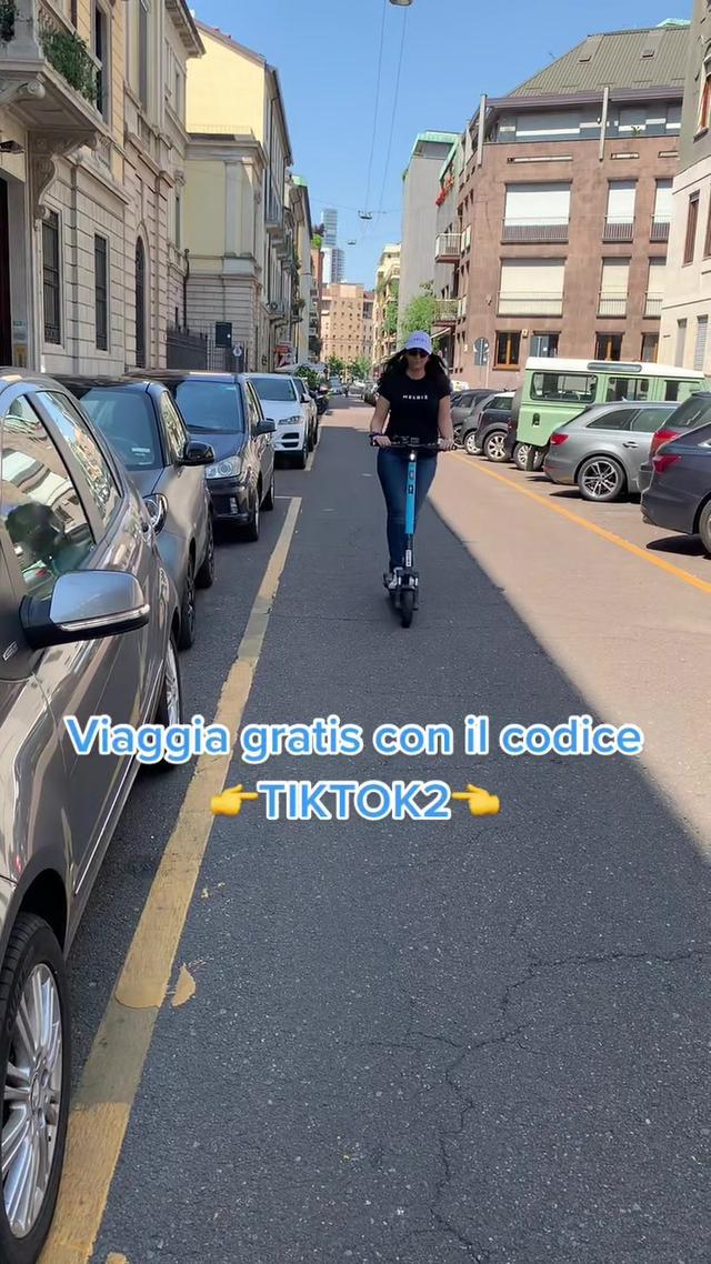 Scarica l’app ed inserisci il codice TIKTOK2 per ottenere 2 corse gratuite🛴⚡️-valido solo per i nuovi utenti- #helbiz #monopattino