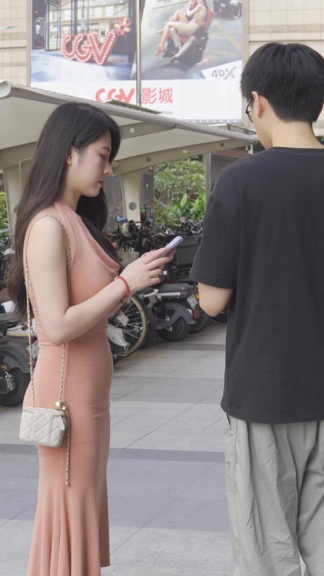 超夯超辣正妹大集合！爆桃花來Qume，輕鬆約聊見面！