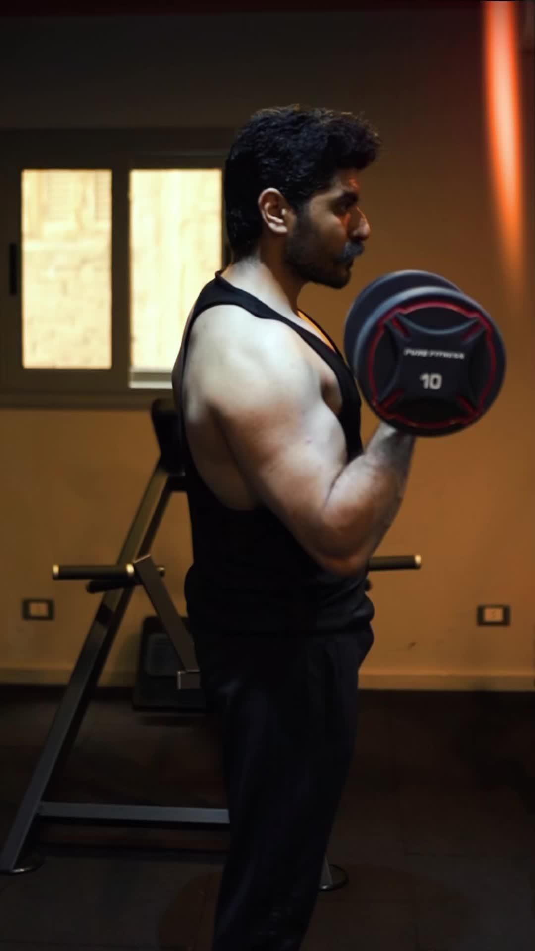 إبدأ الآن التمارين الرياضية عبر تطبيق رشاقة حمله الآن واحرق السعرات الزائدة وأوصل للوزن المثالي