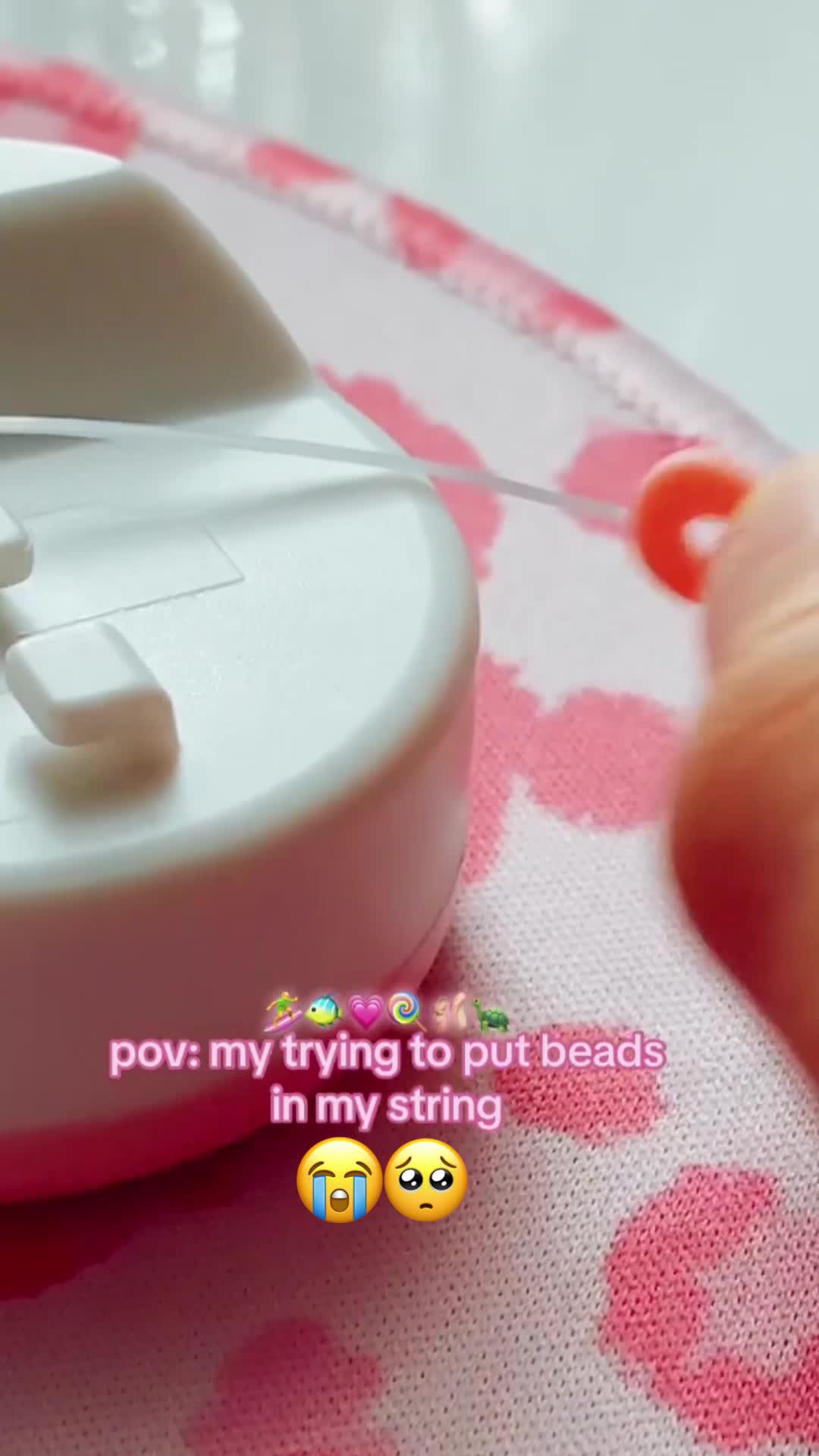 Create your virtual friendship bracelets and trade <3