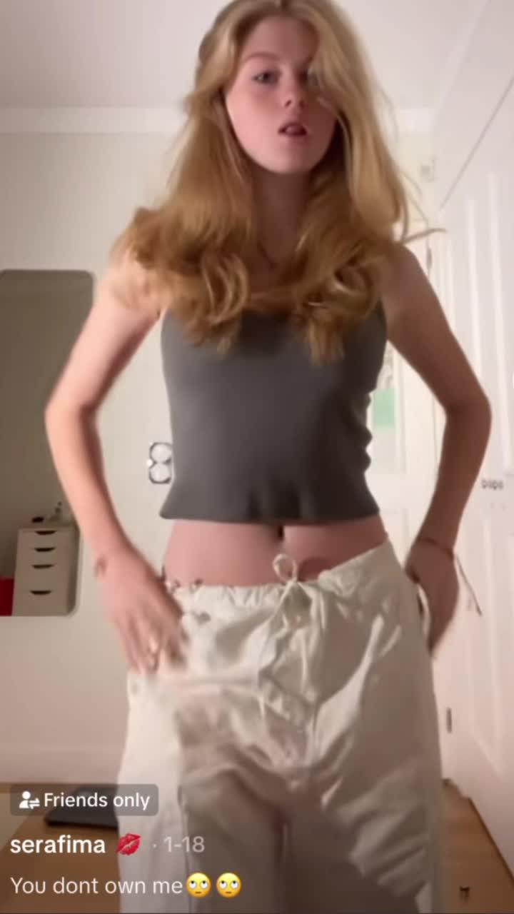 Know her, explore the world, make friends together