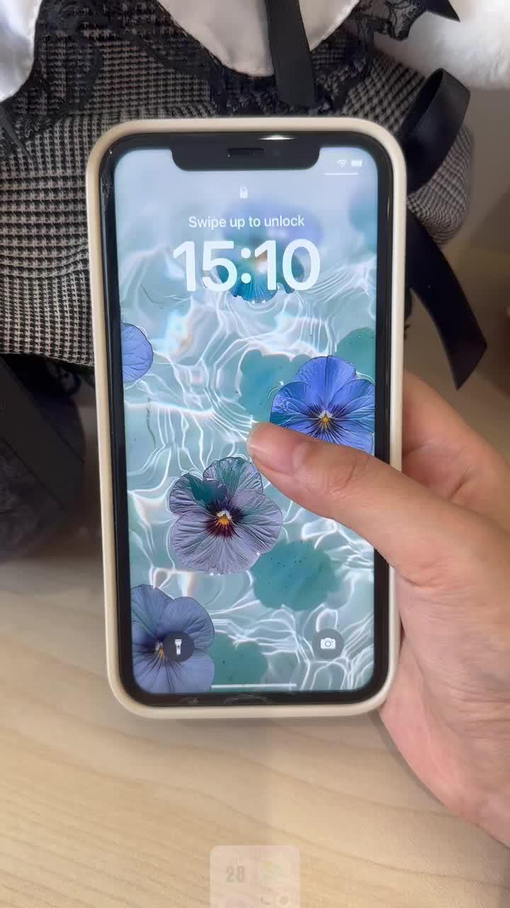 Set exclusive widgets & themes for your Phone