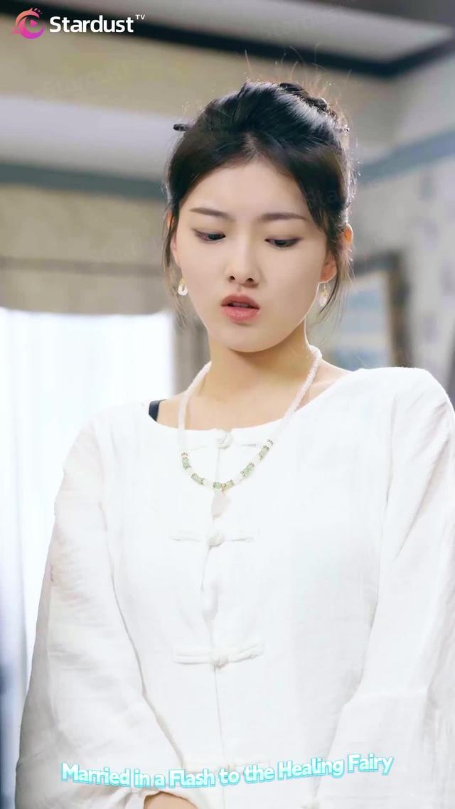 Because of a conspiracy over property, Christina returns to the family that abandoned her years ago